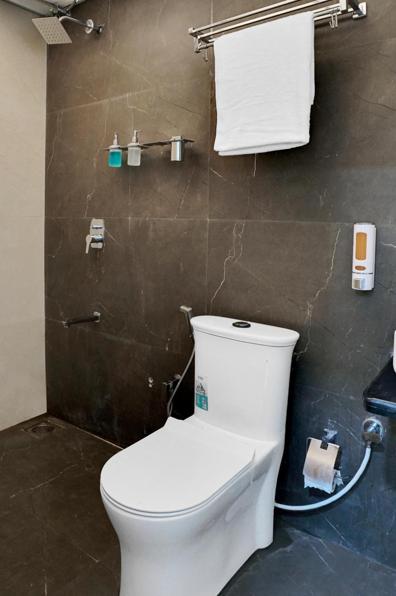 Hotel Sayba Executive Pune Eksteriør bilde