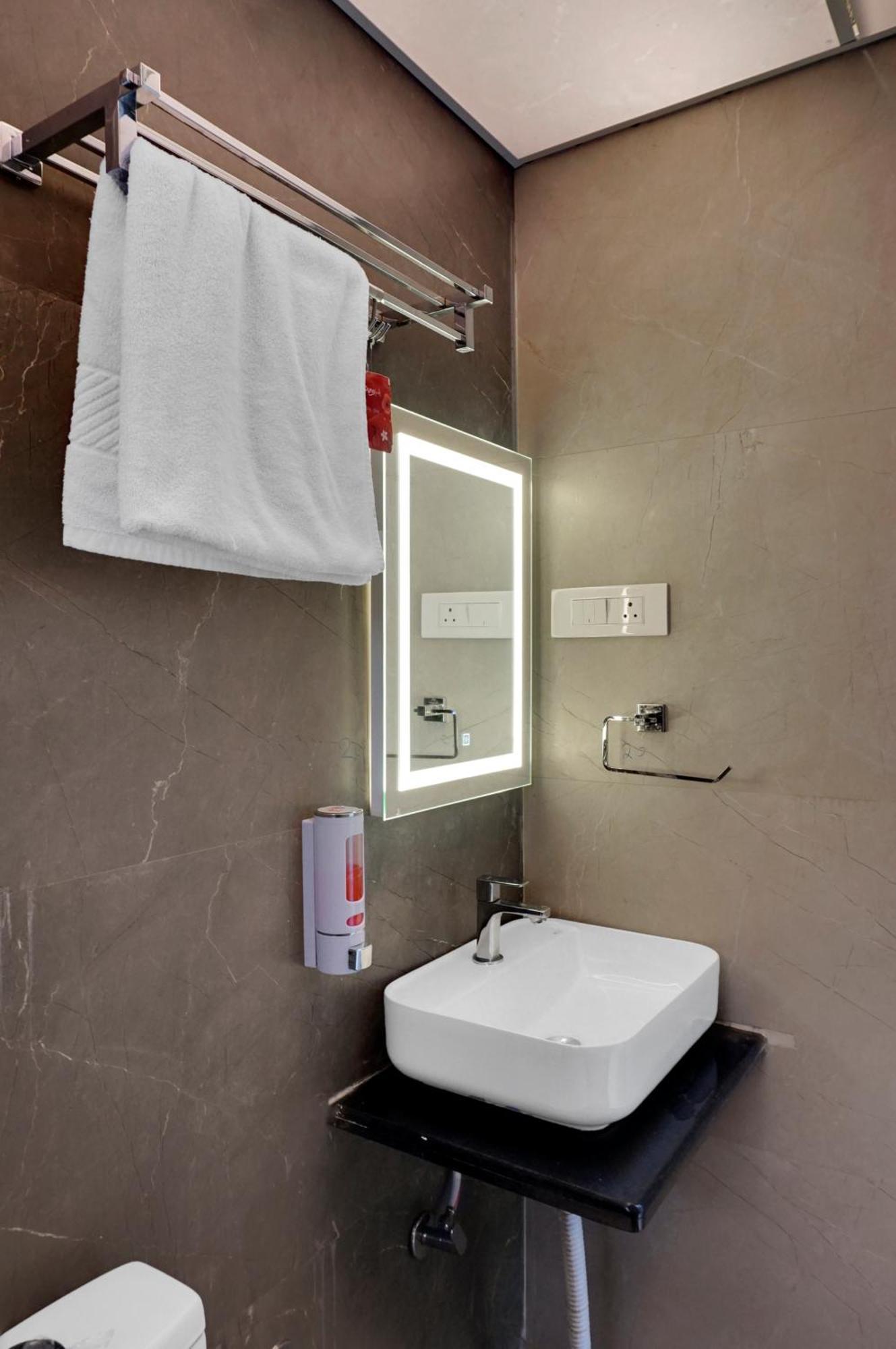 Hotel Sayba Executive Pune Eksteriør bilde