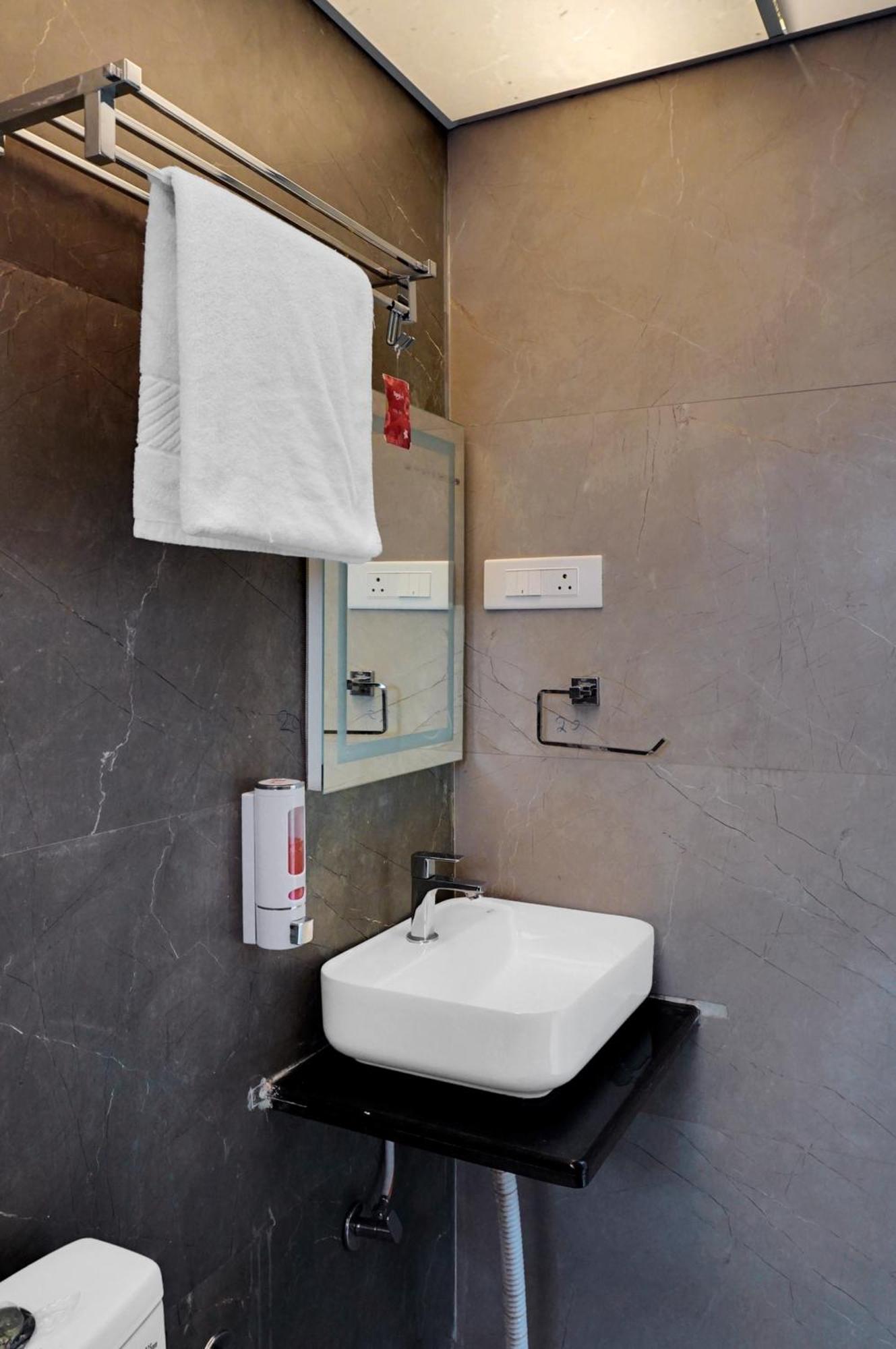 Hotel Sayba Executive Pune Eksteriør bilde