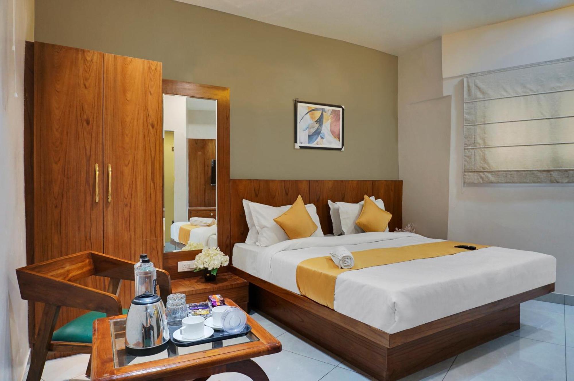 Hotel Sayba Executive Pune Eksteriør bilde